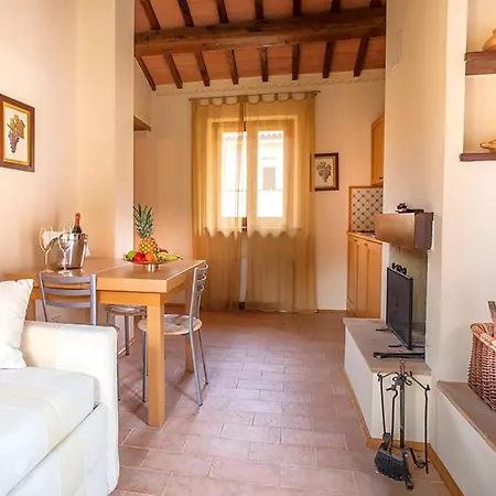 شقة 1 Bedroom Lovely In فولينيو